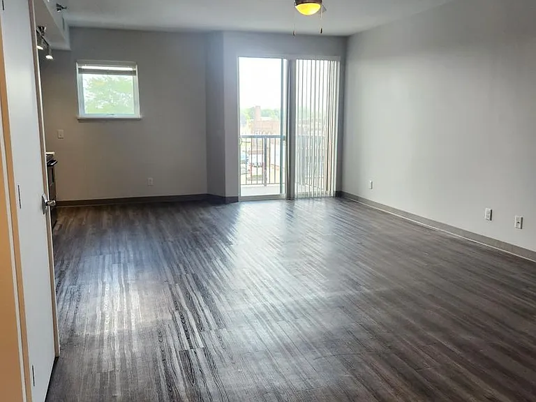 River Rock Apartments — Photo 27