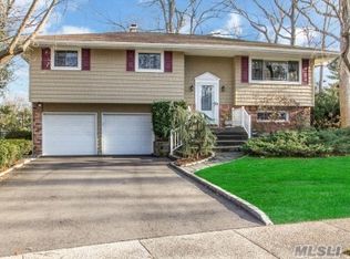 5 Gristmill Ct, Kings Park, NY 11754