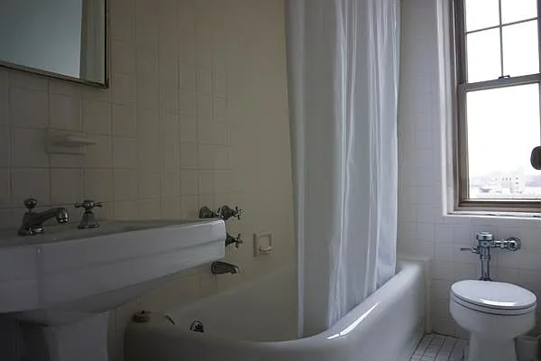 Rented by Domus Realty | media 52