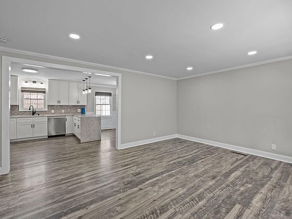 3rd image of 2729 Orange Grove Rd