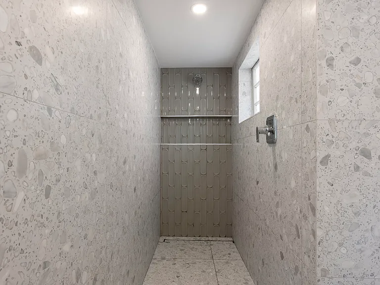 1901 High Point Dr — Photo 23