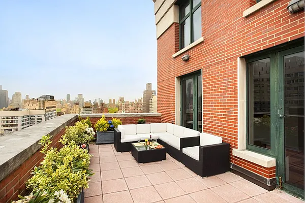 Sold by Stribling | media 8