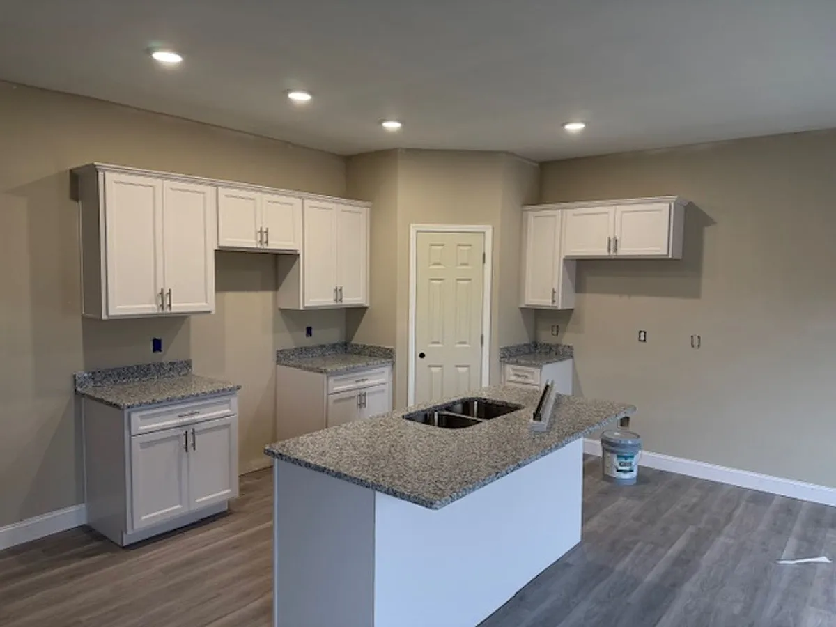 Building Photo - 852 Rodeo Ln