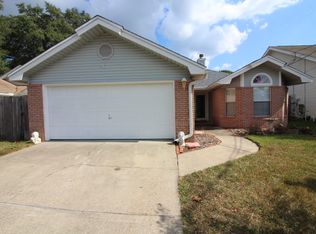 68 7th St, Shalimar, FL 32579