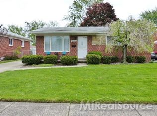 24904 Mabray Ave, Eastpointe, MI 48021