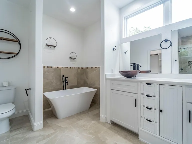 1301 Compton St — Photo 8