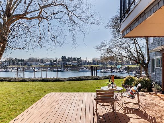 5th image of 448 N Hayden Bay Dr