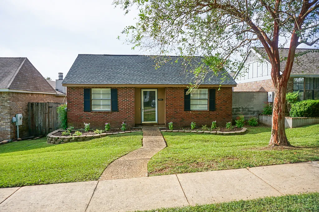 3 bed, 1644 sqft, $1,800 — Photo 1