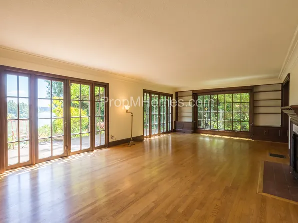 475 Furnace St, Lake Oswego, OR 97034