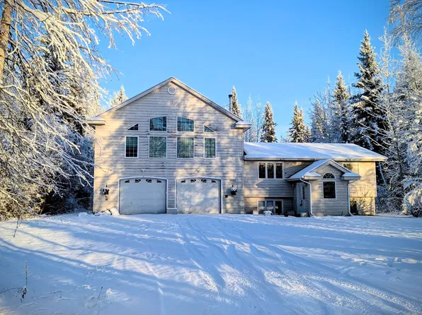 3580 Wildwood Dr, North Pole, AK 99705