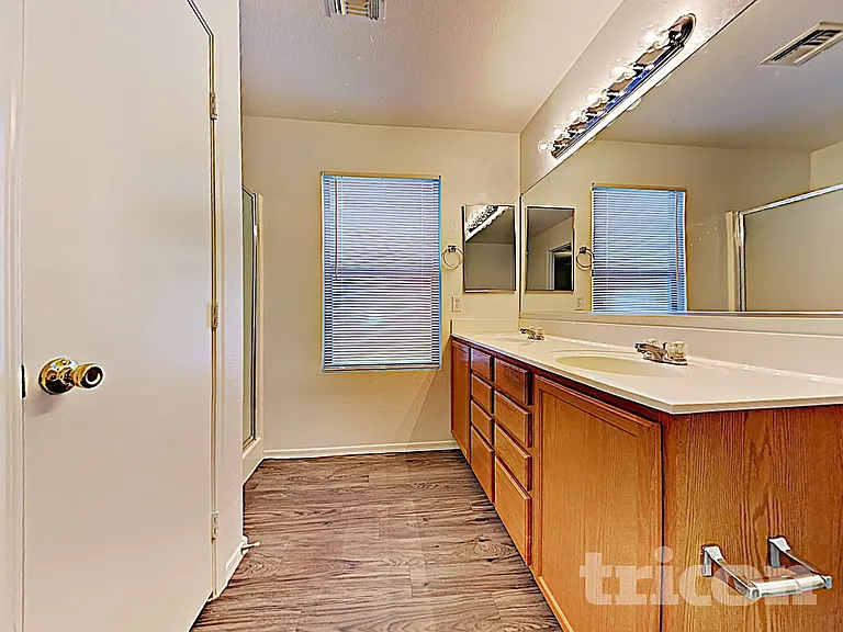 2626 W Spencer Run — Photo 9
