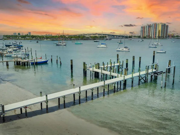 3025 Lake Drive, Singer Island, FL 33404