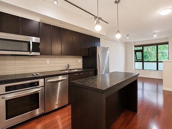 4th image of 538 Smithe St #201