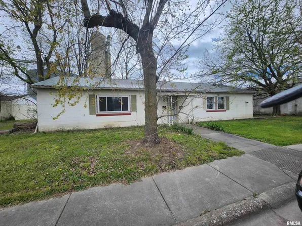 308 W Parker St, Pinckneyville, IL 62274