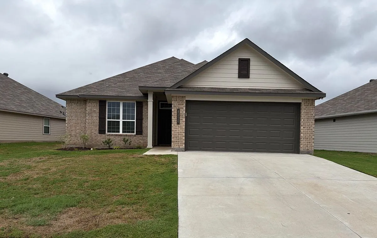 4 bed, 2.0 bath, 1666 sqft, $2,250 — Photo 1