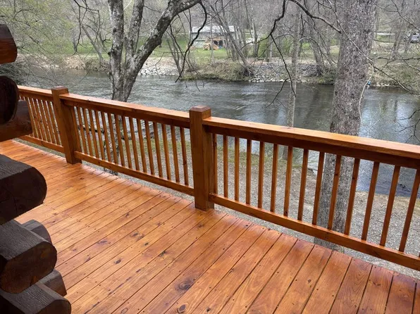 353 Cherokee Trl, Ellijay, GA 30540