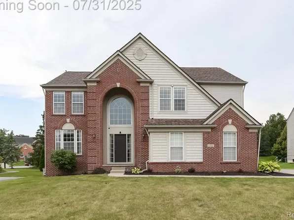 6068 Woodpecker Ct, Ypsilanti, MI 48197