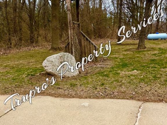 4th image of 2715 E Shawnee Rd