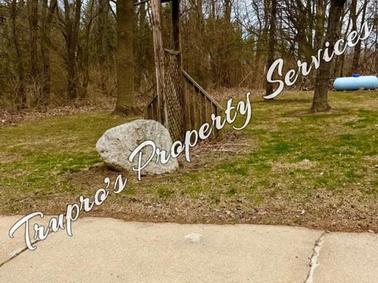 2715 E Shawnee Rd — Photo 4