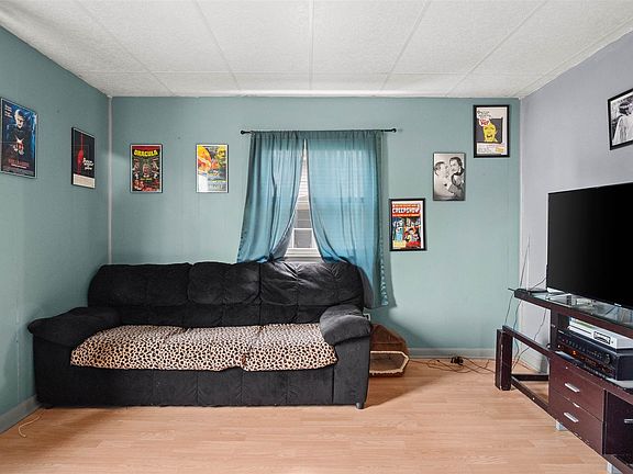 5th image of 316 S Briant St