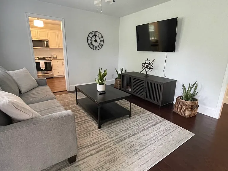 1825 Windham Pl — Photo 9