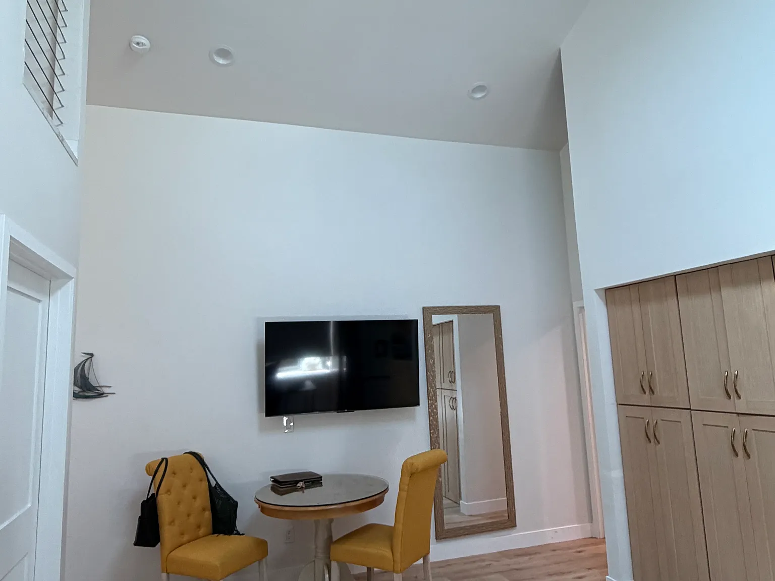1 bed, 550 sqft, $2,500 — Photo 1