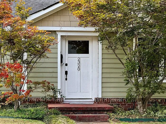 2 bed, 1.5 bath, 1180 sqft, $1,895 — Photo 3
