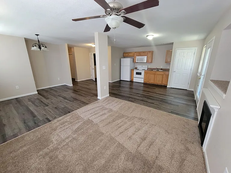 316 E Davis St #C — Photo 7