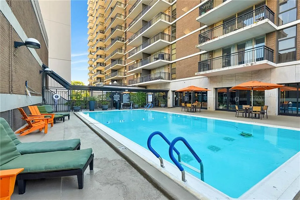 1 bed, 1.0 bath, 786 sqft, $2,000 — Photo 4