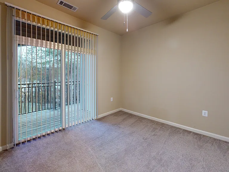 Signal Hill Apartment Homes — Photo 109