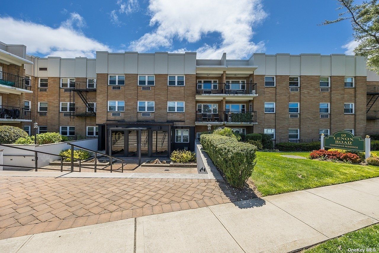 10 Lenox Road UNIT 2 N, Rockville Centre, NY 11570 Zillow