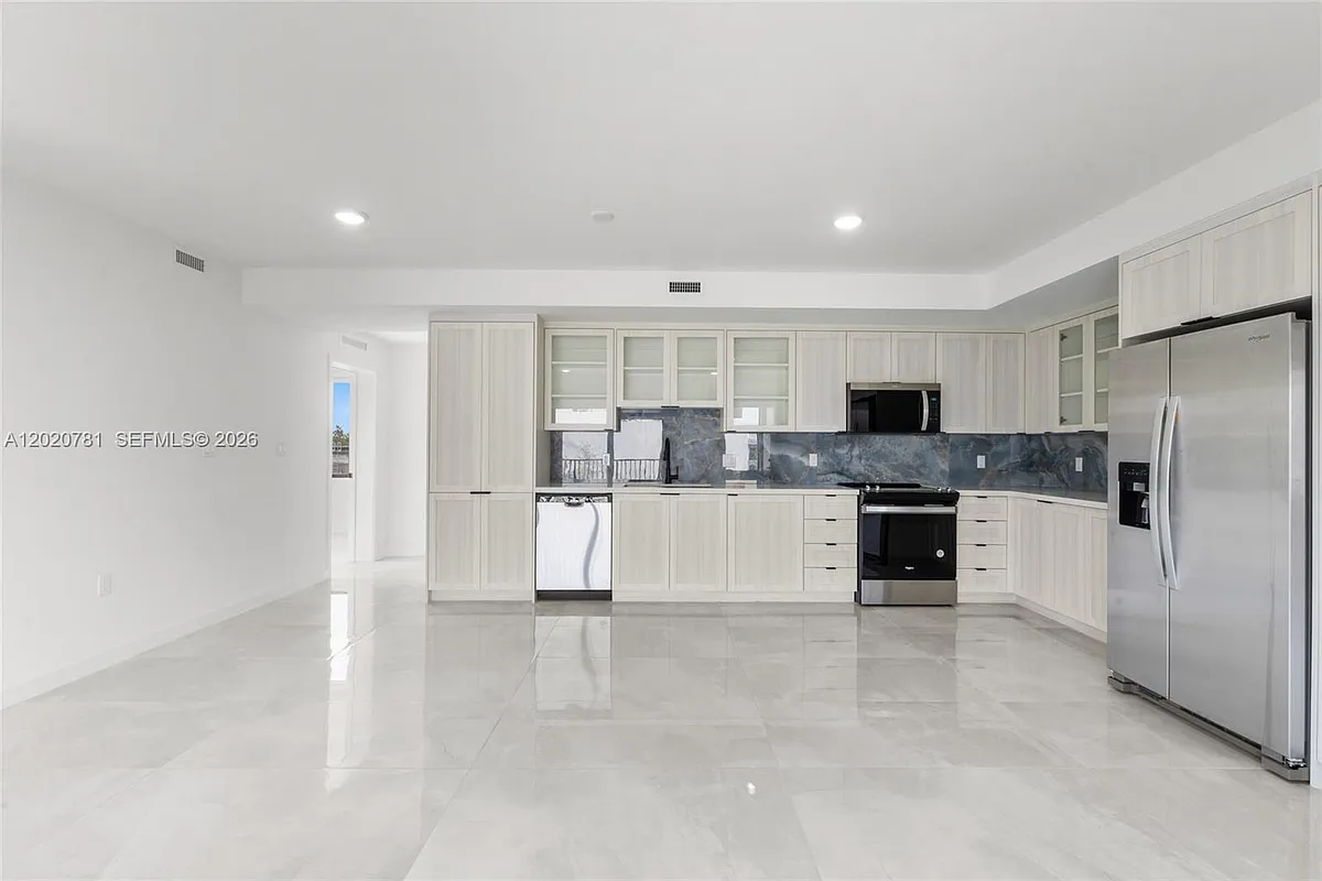 Building Photo - 14530 SW 261st Ter #2