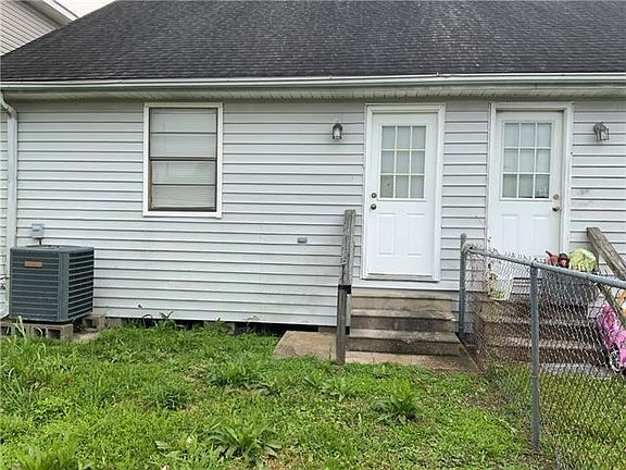 2nd image of 4900-02 Laine Ave