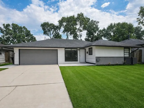 5330 Windswept Ln, Houston, TX 77056