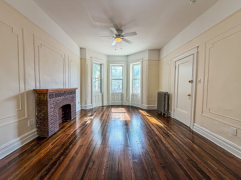 1st image of 105 E 31st St #1