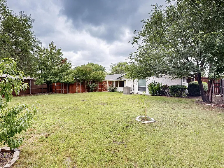 3264 Northaven Rd — Photo 30