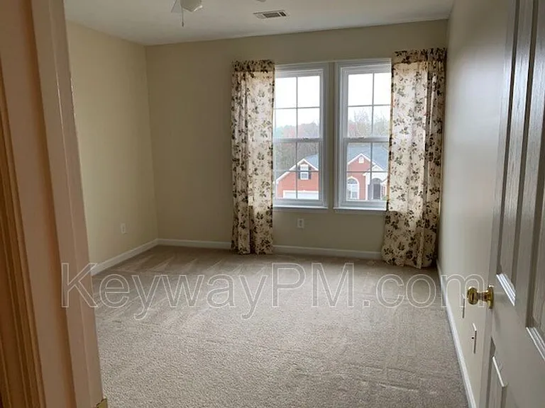 4890 Somerset Dr — Photo 14