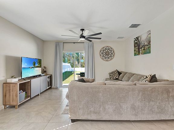 4th image of 266 Caryota Ct