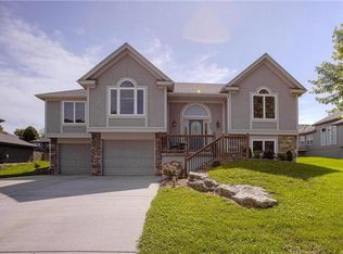 803 Chisam Rd, Kearney, MO 64060