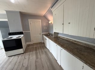 113 York St FLOOR 3-4A, Rumford, ME 04276