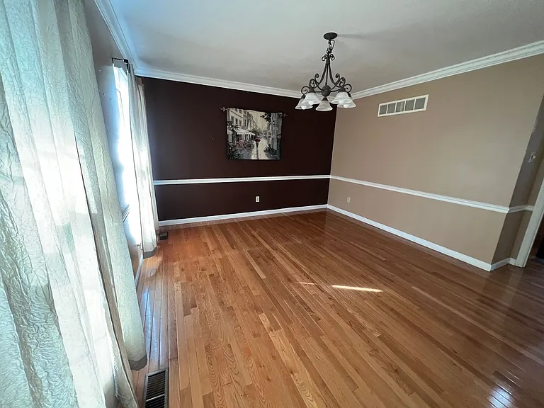 15605 Highcroft Dr — Photo 5