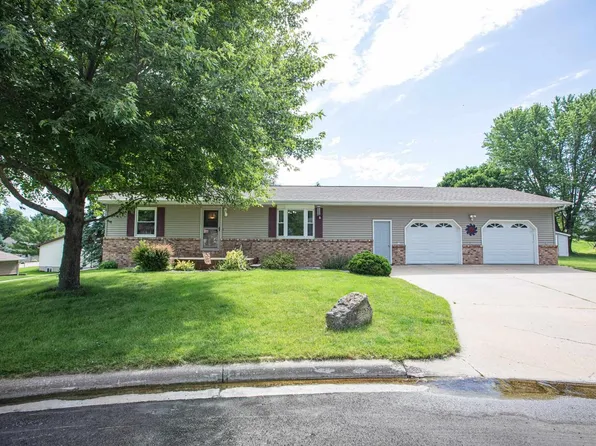1475 Deborah Court, Platteville, WI 53818