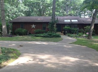 14352 Forest Ct, Chelsea, MI 48118