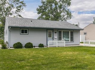 3718 G Ave NE, Cedar Rapids, IA 52402