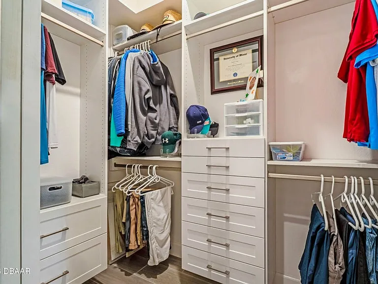 2426 Hyatt Creek Ln — Photo 23
