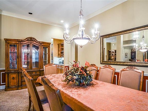 5th image of 3308 Mayfair Ln
