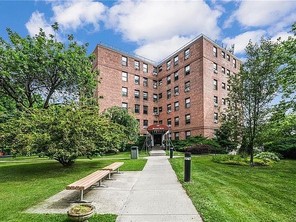 3rd image of 180 Pearsall Dr APT 5G