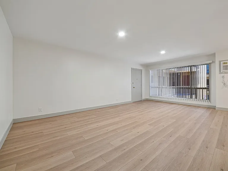 El Dorado - 1342 N. Fuller Avenue — Photo 22