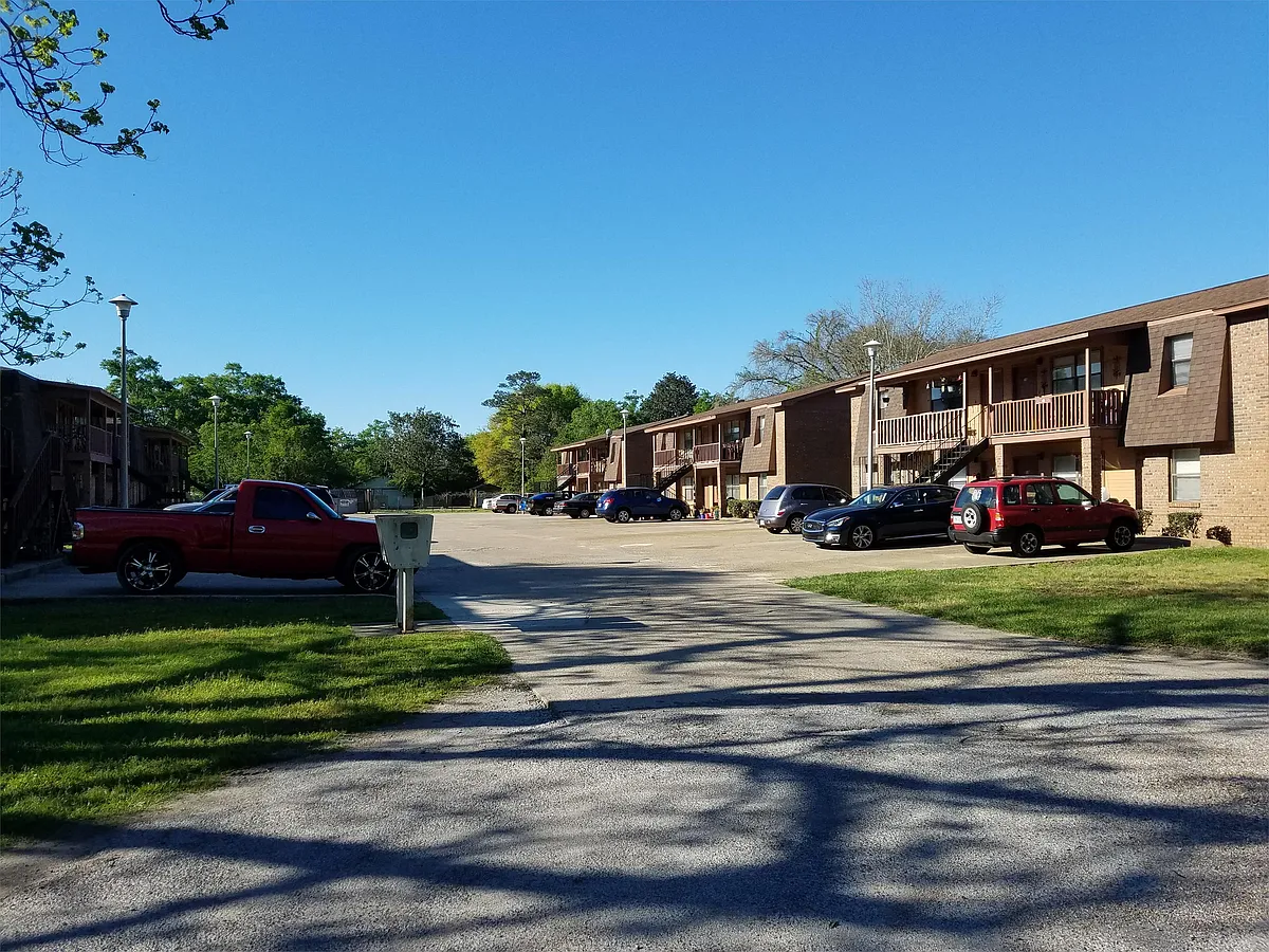Building Photo - 209 Dixie Ave #17