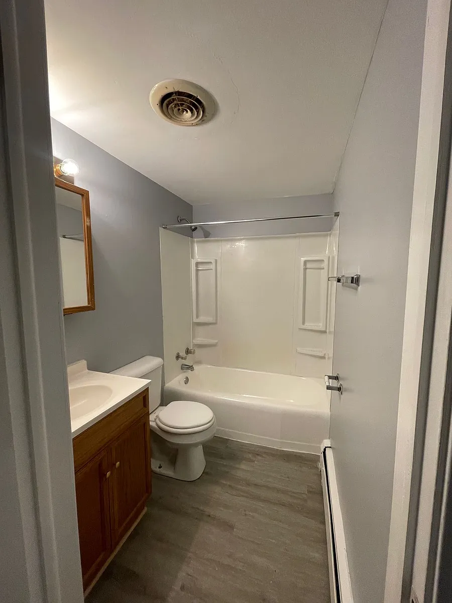 Building Photo - 404 S Lewis Ave #6